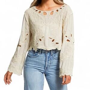 POL Crochet Embroidered Cropped Top